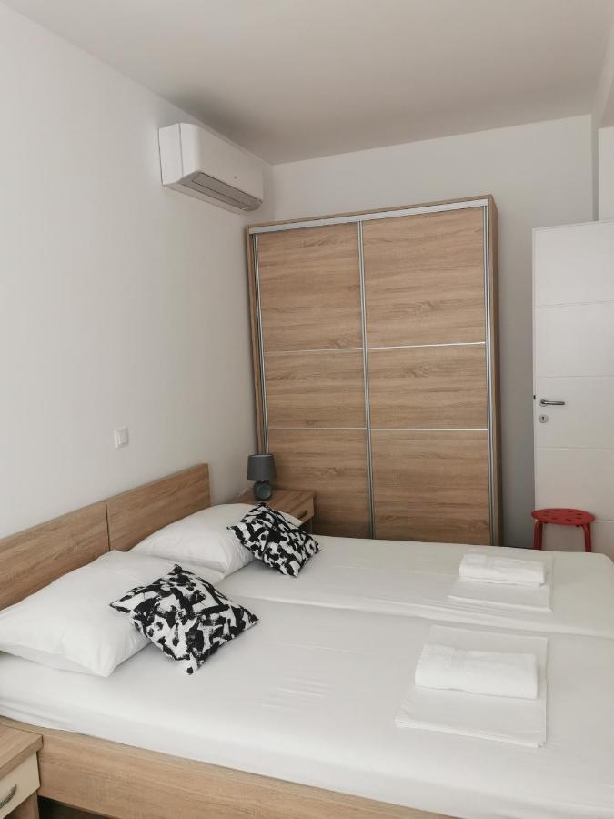 Apartmani Kronjac Milna  Kültér fotó