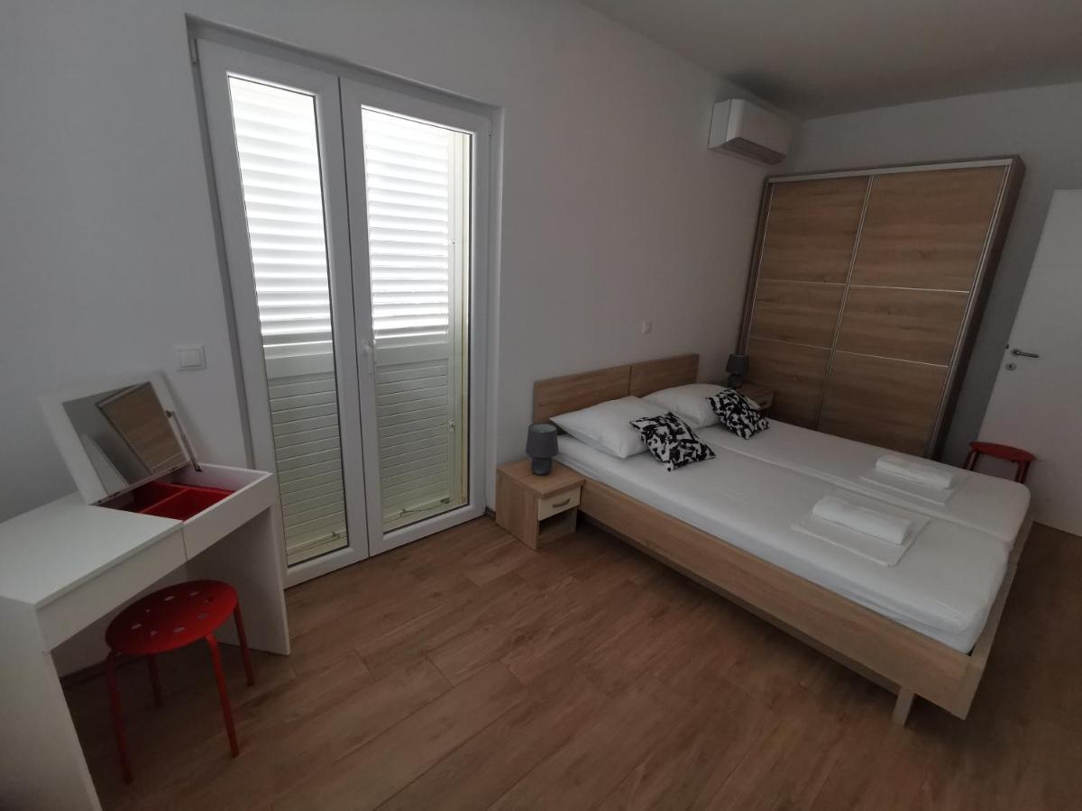 Apartmani Kronjac Milna  Kültér fotó