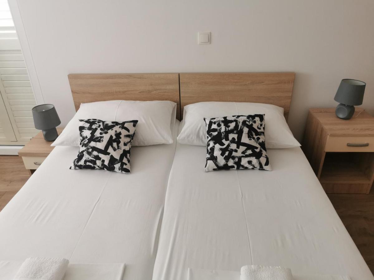 Apartmani Kronjac Milna  Kültér fotó