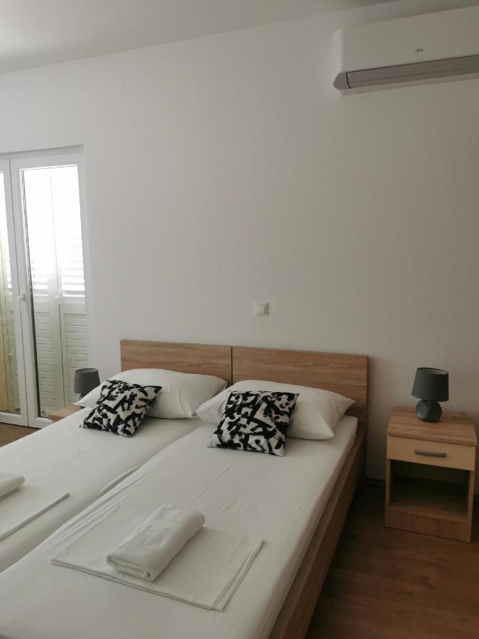 Apartmani Kronjac Milna  Kültér fotó