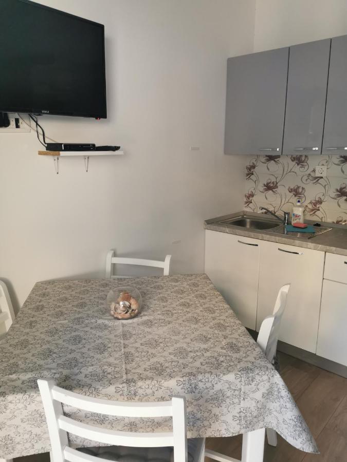 Apartmani Kronjac Milna  Kültér fotó