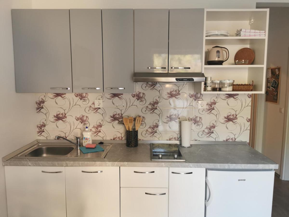 Apartmani Kronjac Milna  Kültér fotó