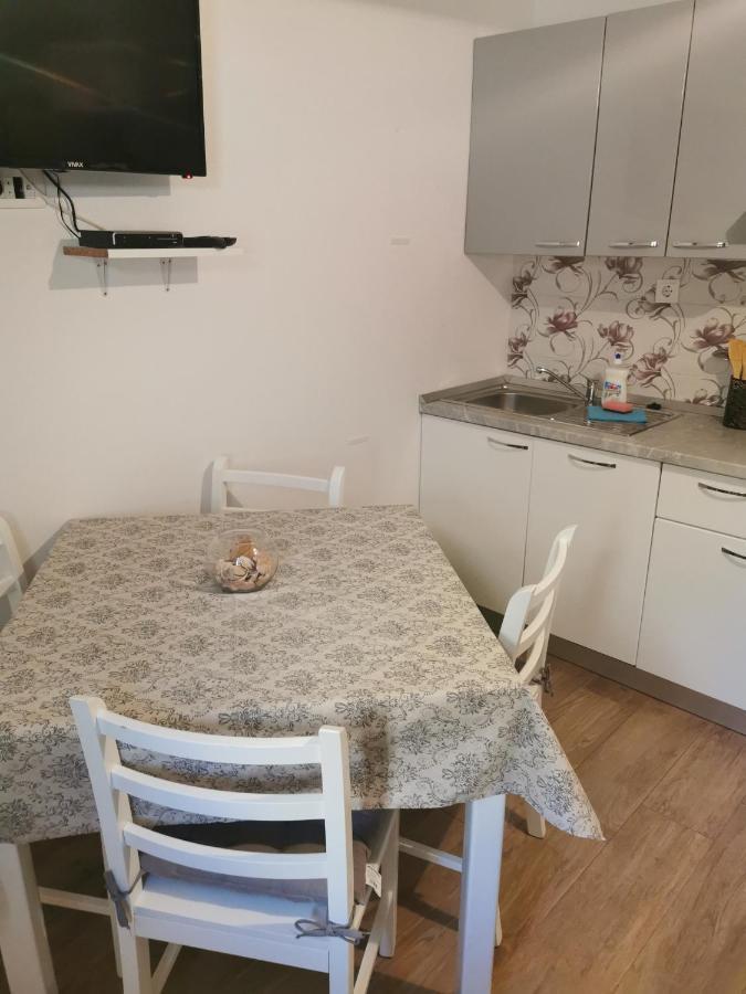 Apartmani Kronjac Milna  Kültér fotó