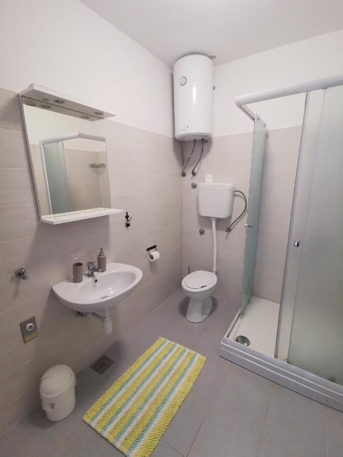 Apartmani Kronjac Milna  Kültér fotó