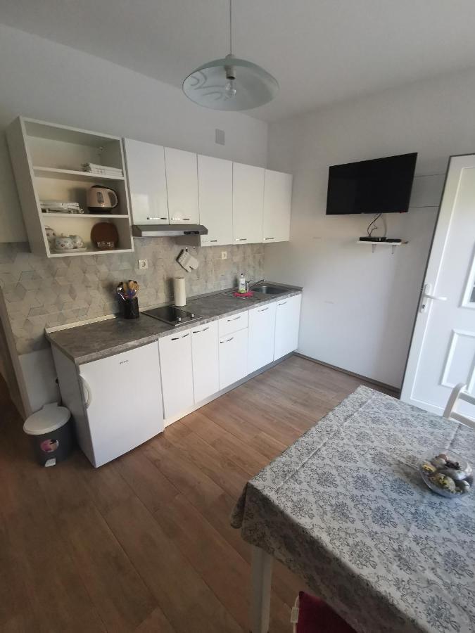 Apartmani Kronjac Milna  Kültér fotó