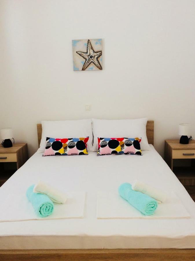 Apartmani Kronjac Milna  Kültér fotó
