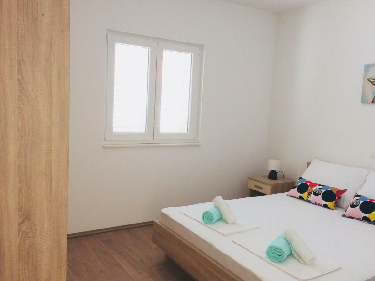 Apartmani Kronjac Milna  Kültér fotó